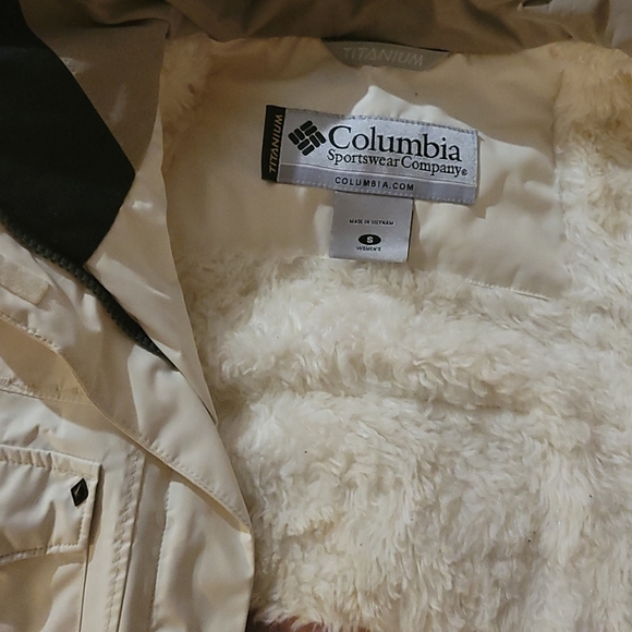 Columbia winter jacket - Picture 2 of 3